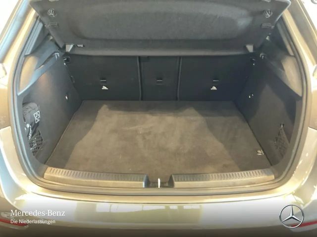 Mercedes-Benz A 220 4MATIC Progressive