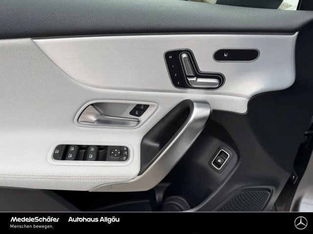 Mercedes-Benz A 250 A 250 e AMG Line