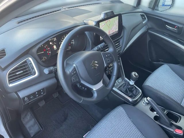 Suzuki S-Cross Shine