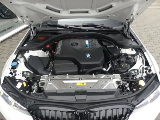 BMW 330 330e Touring xDrive