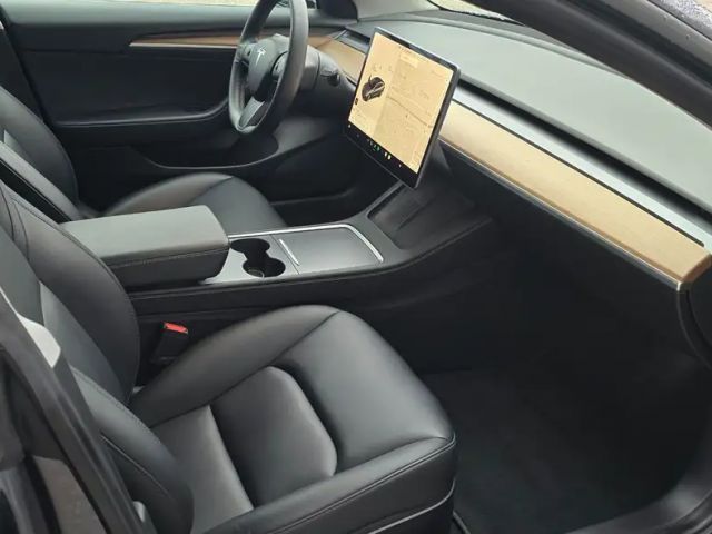 Tesla Model 3 AWD Performance