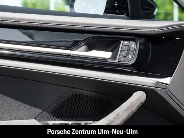 Porsche Panamera 4 E-Hybrid