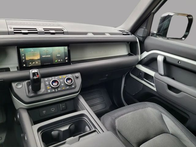Land Rover Defender 110 D300 Dynamic SE