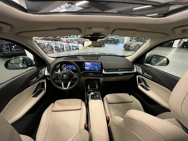BMW X1 xDrive23d xLine HUD PANO ACC AHK 360°KAM RFK