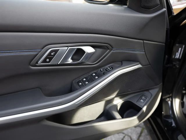 BMW 320 320d M-Sport Touring xDrive