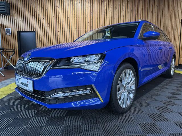 Skoda Superb Combi iV