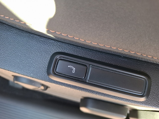 Cupra Born Born  PDC SHZ KAMERA NAVI ACC AKTIVSITZE LED