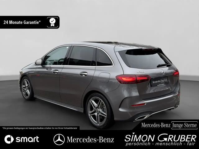 Mercedes-Benz B 200 AMG Line Sedan