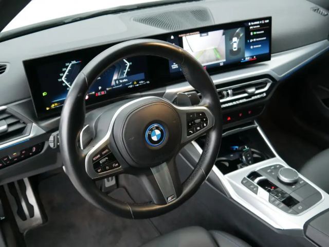 BMW 330 330e M-Sport Sedan xDrive