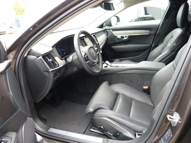 Volvo V90 Cross Country AWD Plus