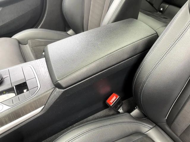 BMW 330 330e M-Sport Touring xDrive