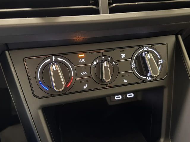 Volkswagen Polo 1,0*8 Fach*Parksensoren*Apple Carplay*Android A...