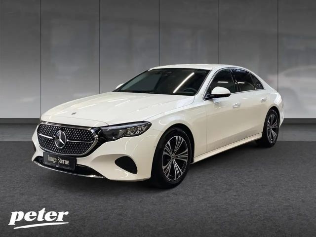 Mercedes-Benz E 200 4MATIC AVANTGARDE Sedan