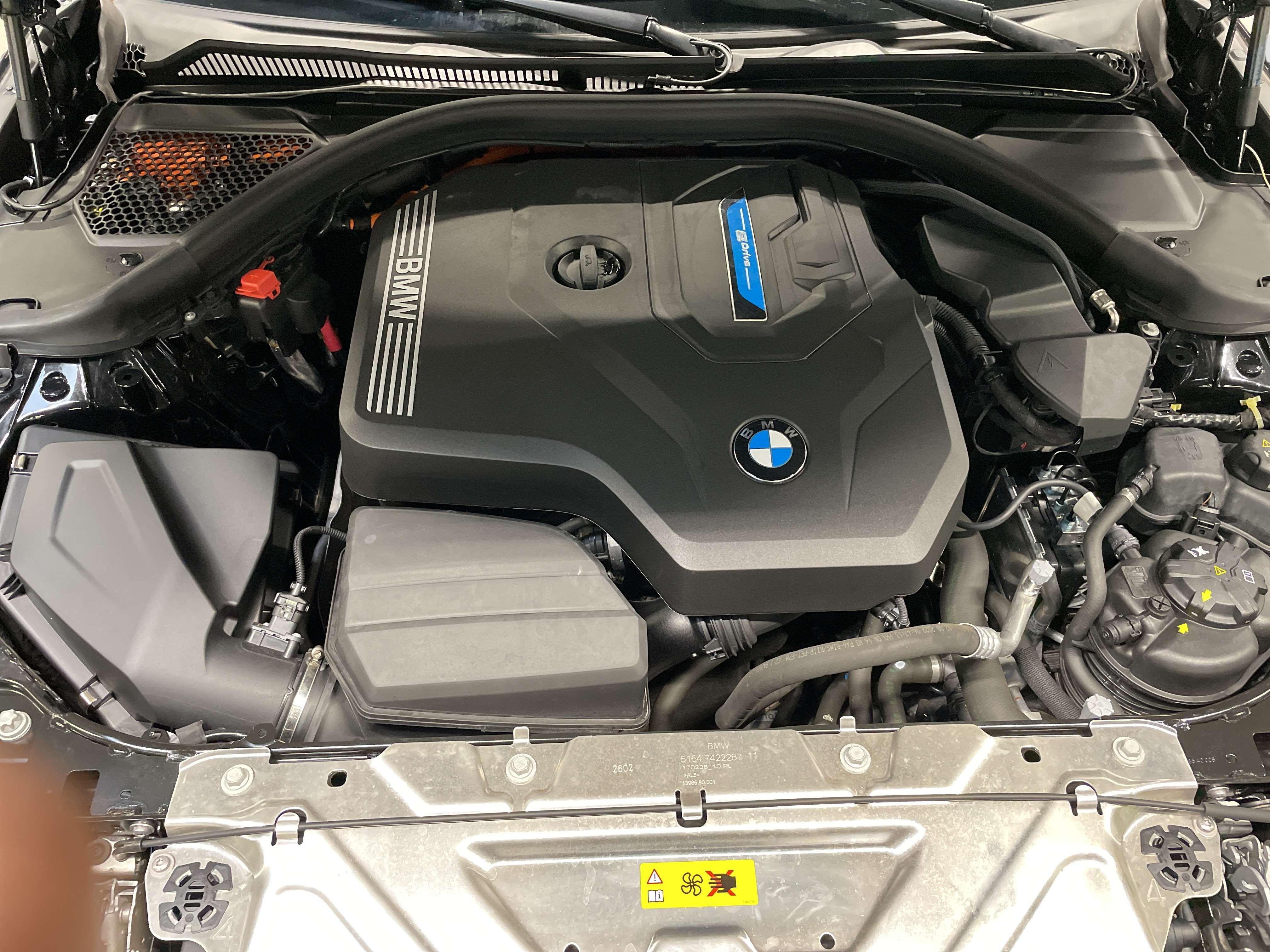 BMW 330 330e Touring