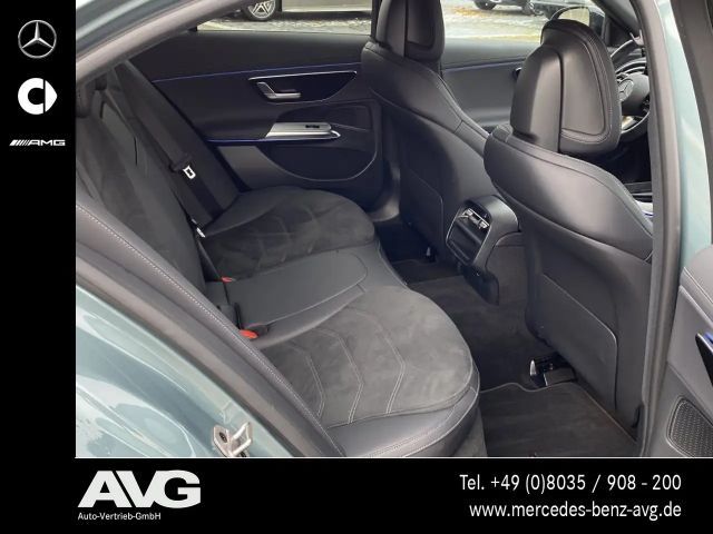 Mercedes-Benz E 200 AMG Line Sedan