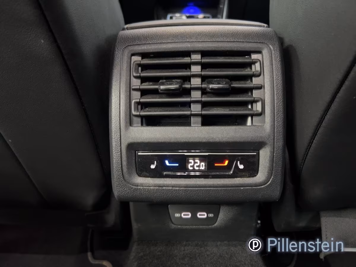 Volkswagen Golf 2.0 TSI R-Line Variant