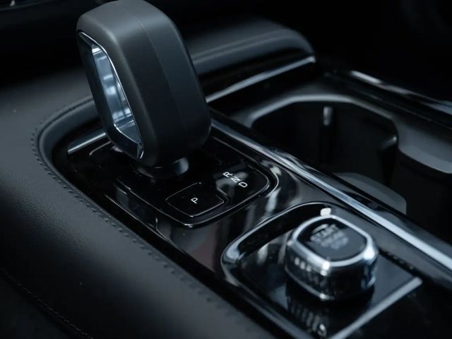 Volvo V90 AWD Dark Plus Recharge T6