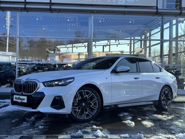 BMW 520 520d M-Sport Sedan