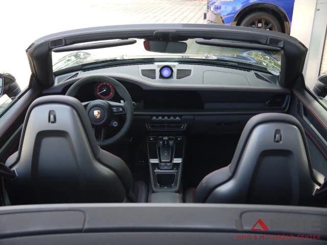 Porsche 992 Cabrio Carrera GTS