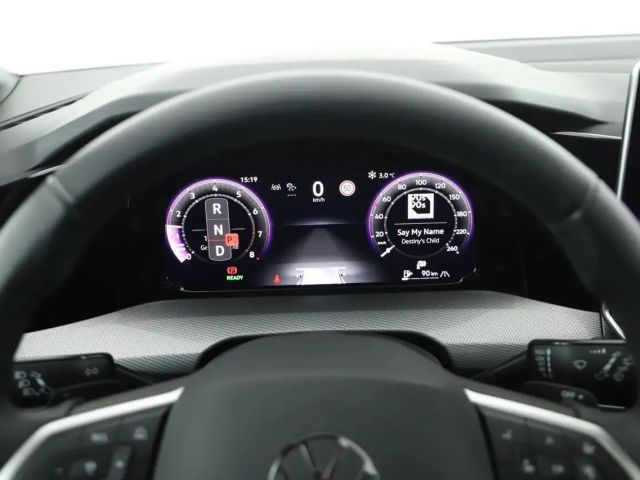 Volkswagen Golf 1.5 eTSI DSG Golf VIII IQ.Drive