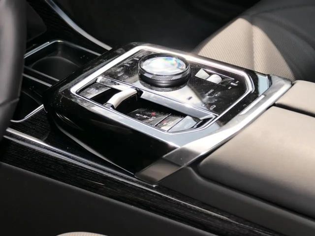 BMW 750 M-Sport Sedan xDrive