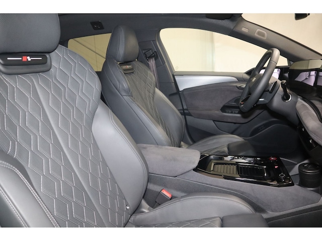 Audi A6 e-tron Avant Quattro