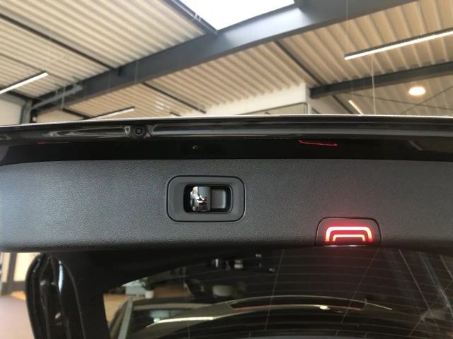 Mercedes-Benz E 200 AMG Line