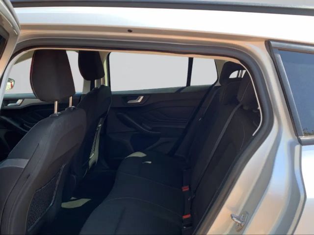 Ford Focus Cool & Connect Wagon