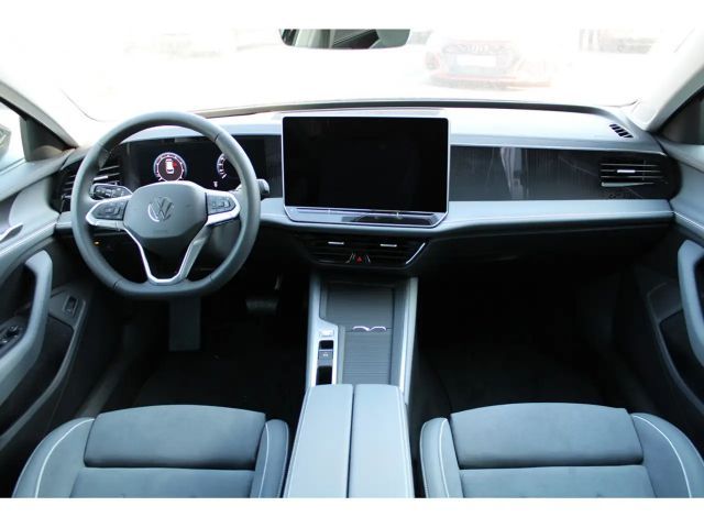 Volkswagen Passat 1.5 eTSI Business Variant