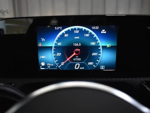 Mercedes-Benz A 180 A 180 d