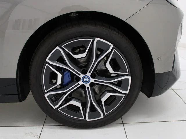 BMW iX xDrive40