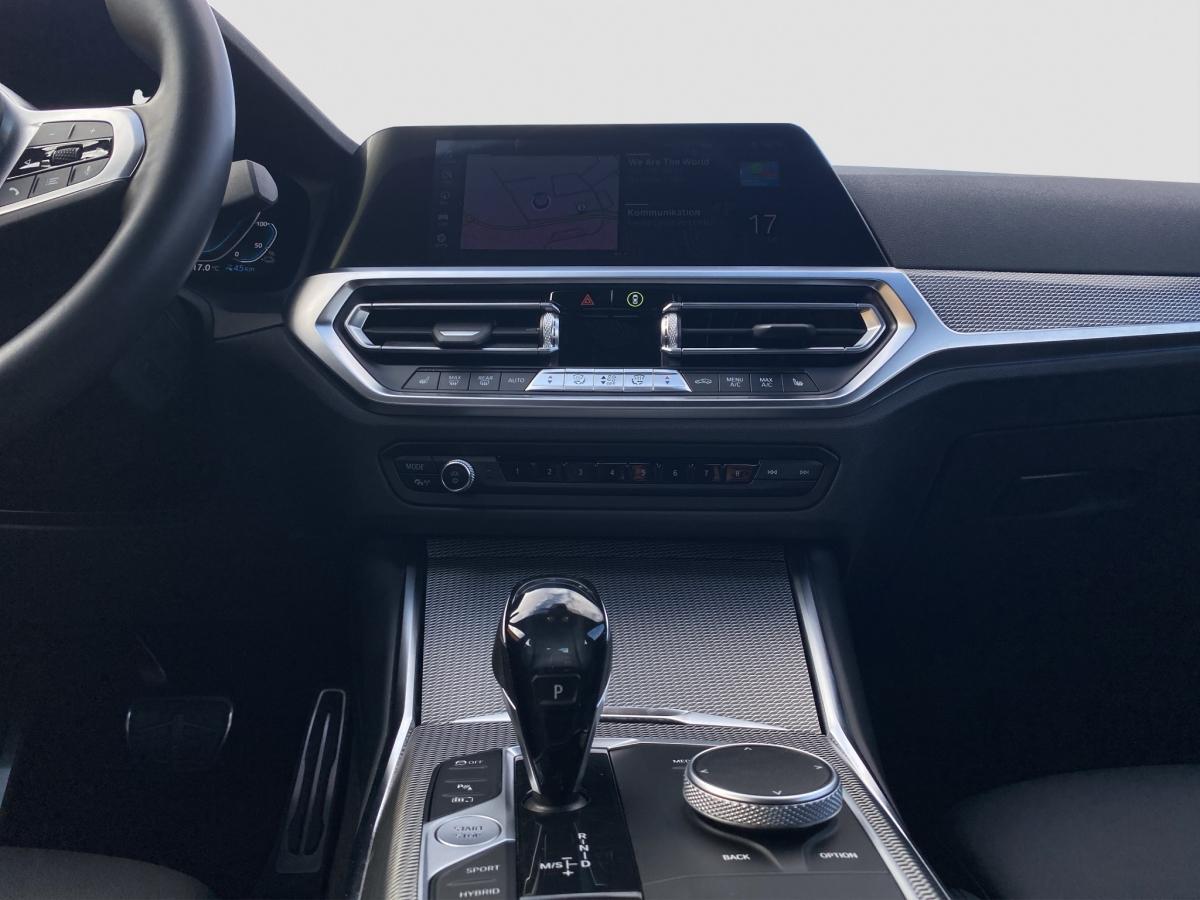 BMW 330 330e Sedan xDrive