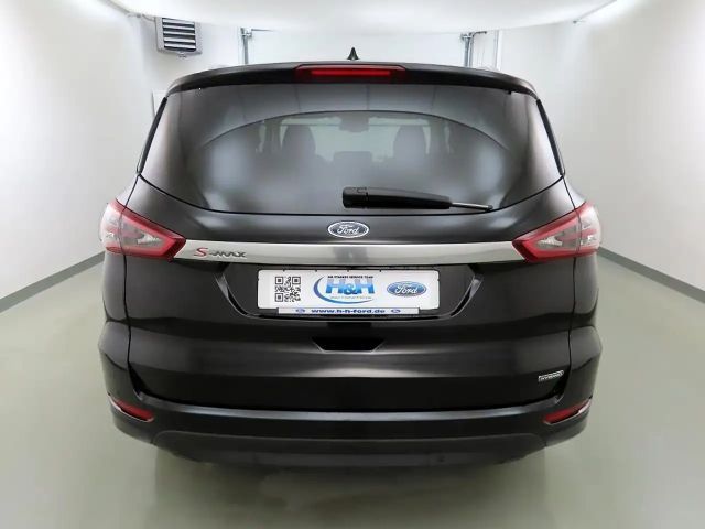 Ford S-Max Titanium
