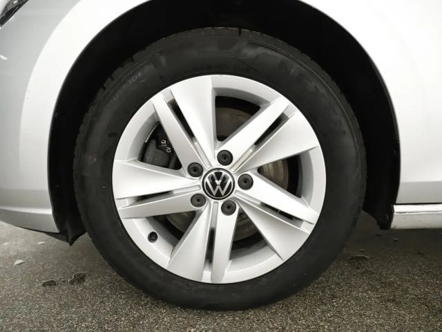 Volkswagen Golf DSG Life Variant