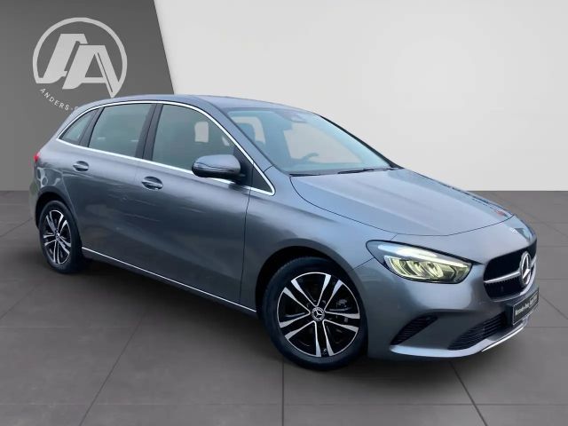 Mercedes-Benz B 180 Progressive Sedan