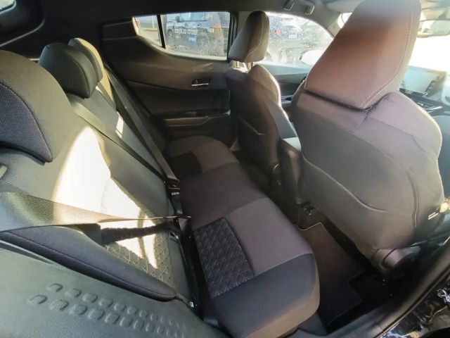 Toyota C-HR Hybride Team D