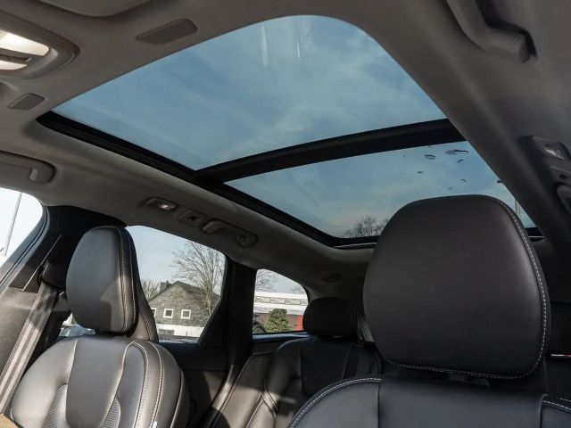 Volvo XC60 Dark Plus