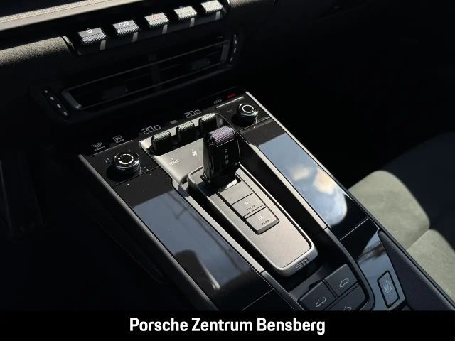 Porsche 992 Carrera Coupé GTS