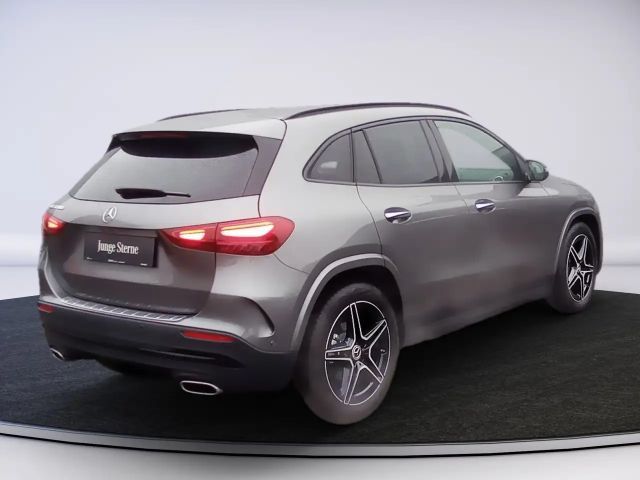 Mercedes-Benz GLA 180 AMG Line