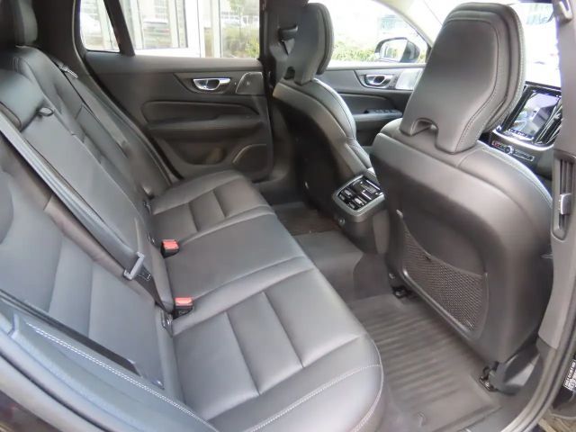 Volvo V60 Cross Country Pro