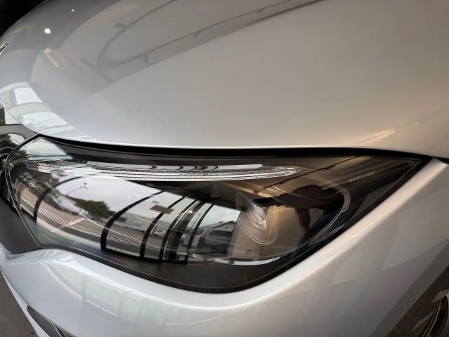 Mercedes-Benz EQE 300 Sedan