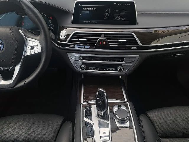 BMW 745 Sedan xDrive