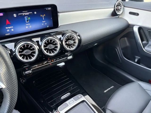 Mercedes-Benz CLA 200 CLA 200 d Sedan