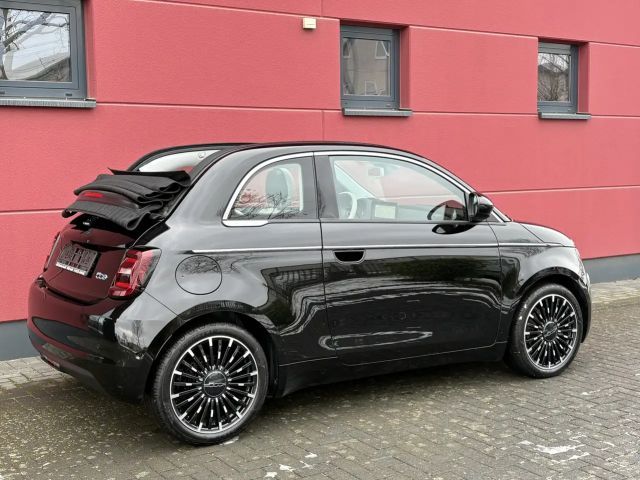 Fiat 500e La Prima