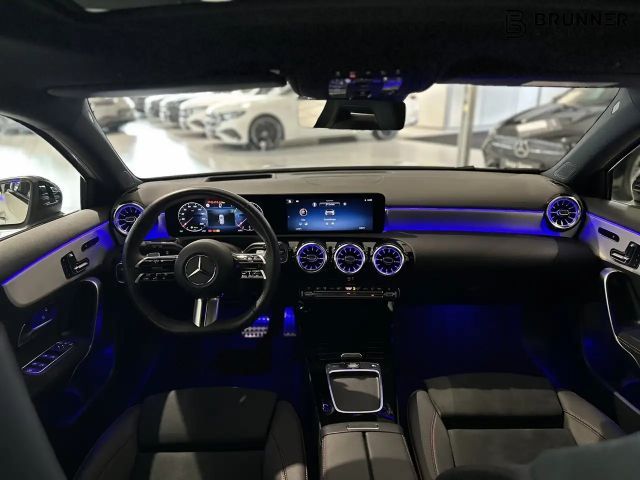 Mercedes-Benz A 220 A 220 d