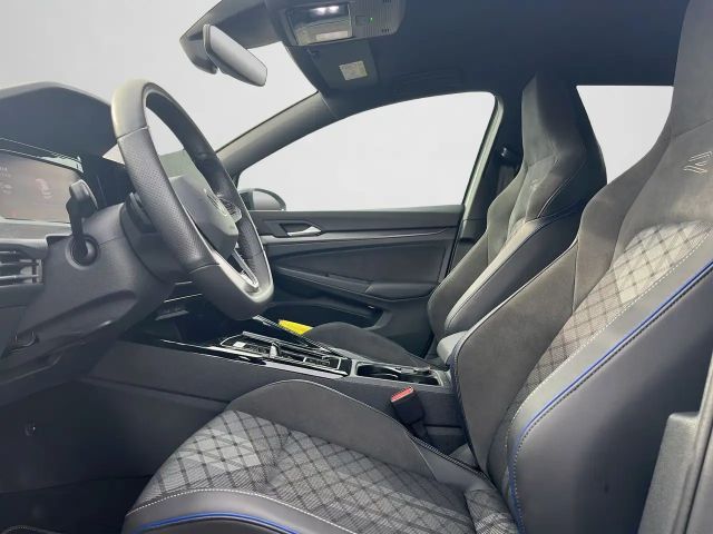 Volkswagen Golf 1.5 eTSI DSG R-Line