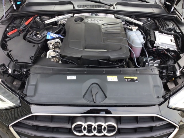 Audi A4 30 TDI Avant S-Tronic
