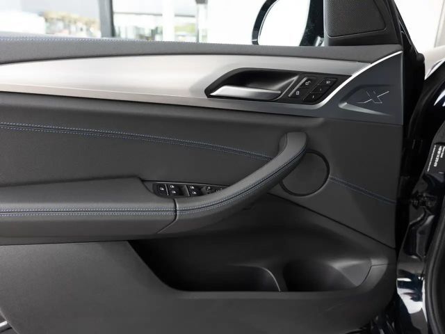 BMW X3 40d FACEL. AHK HUD LASER LED W-LAN NAVI