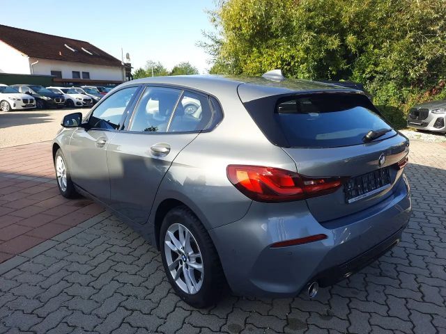 BMW 118 118i Sedan Sport Line
