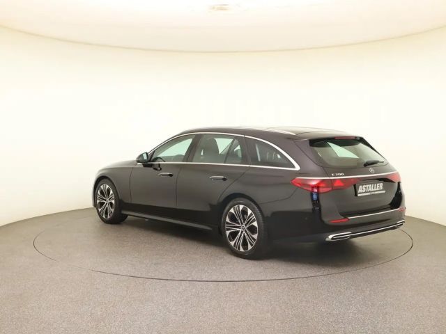 Mercedes-Benz E 200 AVANTGARDE Estate